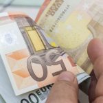 Isărescu: România nu îndeplineşte niciun criteriu în momentul actual pentru trecerea la euro