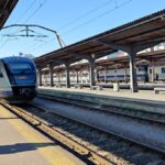 Trenuri diesel pe ruta București-Aeroport Otopeni. Compania lansează licitația pentru automotoare vechi de cel mult 27 de ani