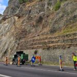 Lucrările pentru montarea plaselor și barierelor de retenție pe Valea Oltului au depășit 75%