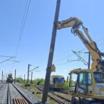 FOTO! Ceferiștii de la Bawi finalizează lucrări majore de electrificare pe mai multe loturi feroviare din vestul țării