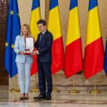 Nadia Comăneci, decorată cu cea mai înaltă distincție a statului român de către Nicușor Dan