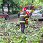 Vremea severă a produs pagube în 10 județe și în București: zeci de intervenții ale pompierilor