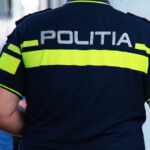 Atac cu macetă la un liceu din Pitești. Un elev rănit, altul agresat