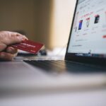 Uniunea Europeană introduce o taxă de 2 euro pentru coletele comandate online din afara UE